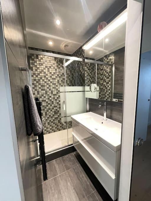 Paris Central 1 Bedroom Apartment With Ac المظهر الخارجي الصورة